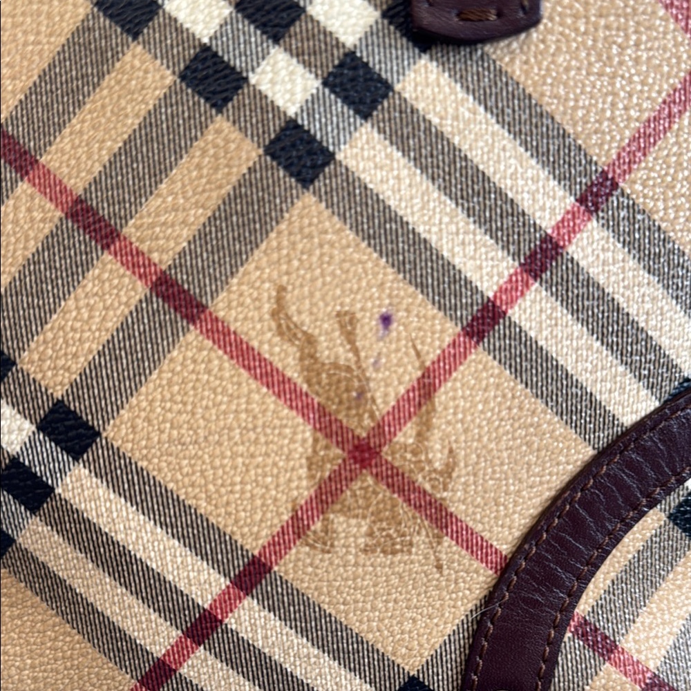 Burberry Cream and Brown Tote Bag with Classic Design - Picture 5 of 13